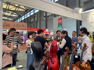 Music China 2019 佳典提琴與朋友及合作夥伴合影