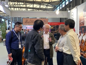 Music China 2019 佳典提琴與演奏家合影